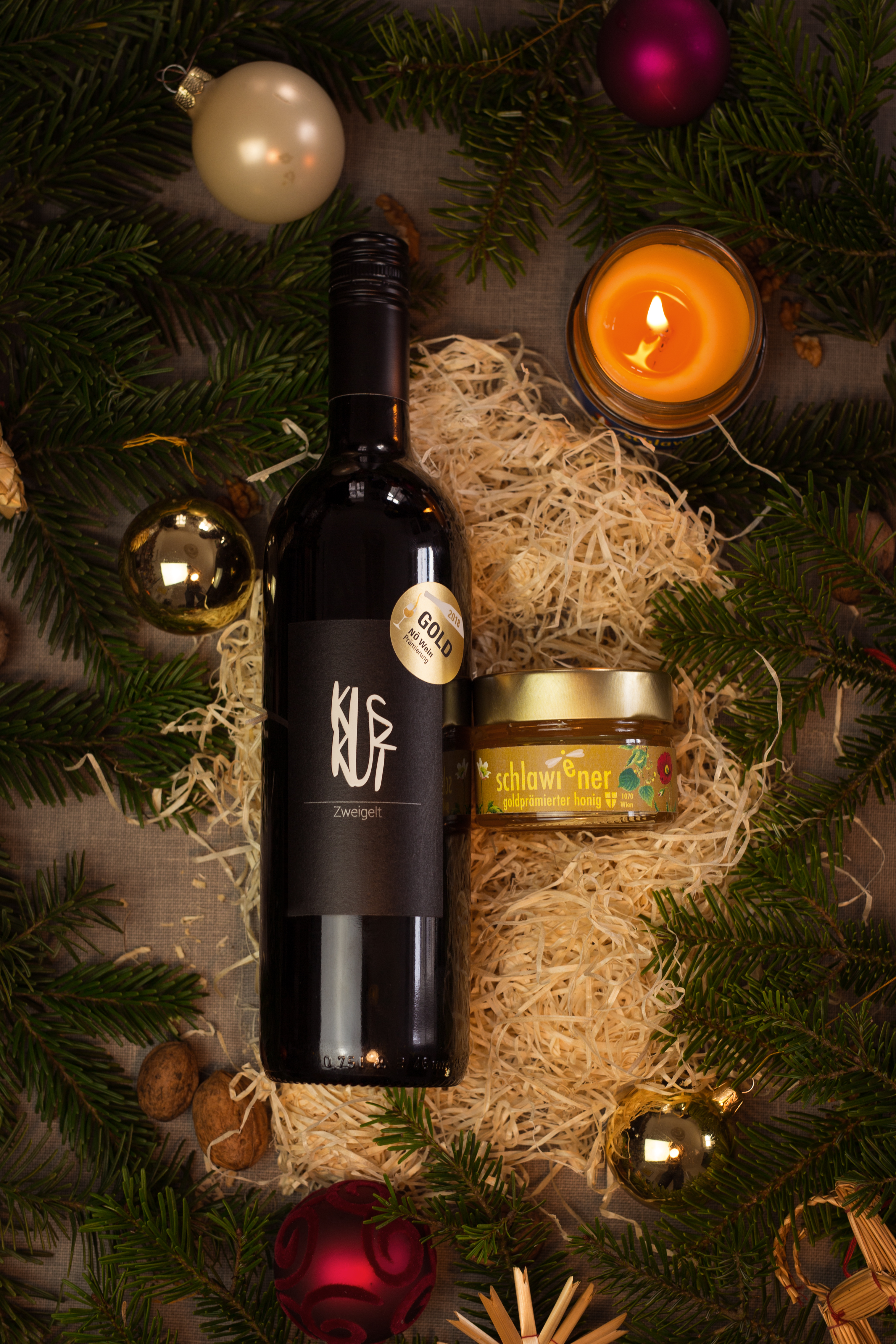 Das golden edition Weihnachtspaket mit KUSKUT Wein und schlawiener honig!